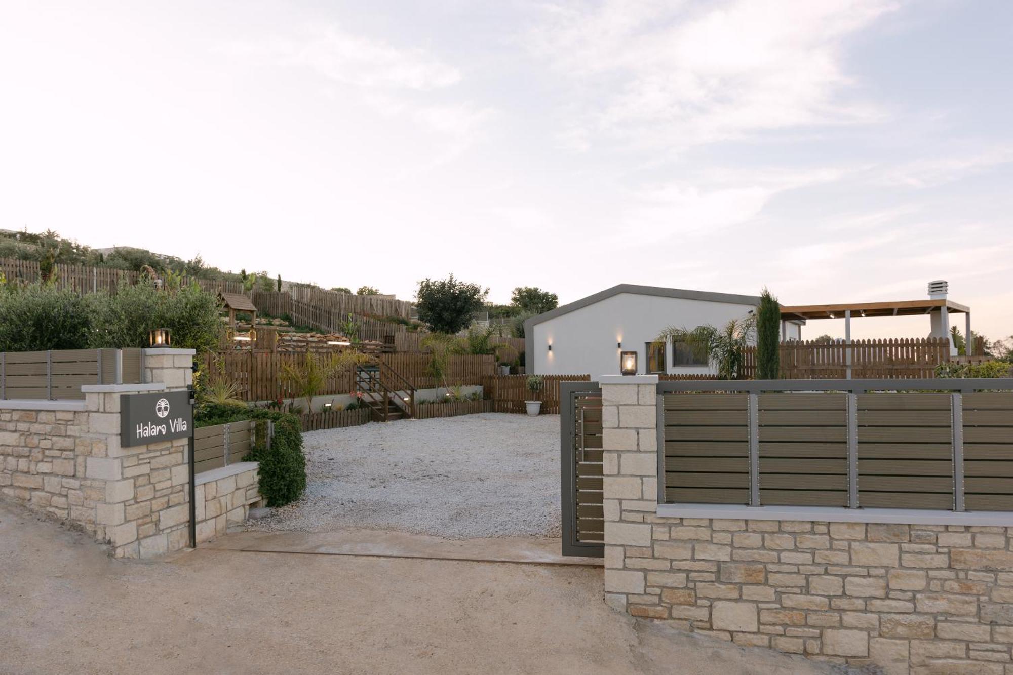 Holiday home Halaro